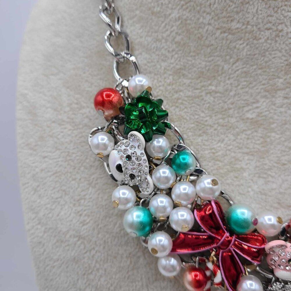 Betsey Johnson Christmas Silver Tone Charm Pearl Statement Necklace NWT! - Picture 8 of 11